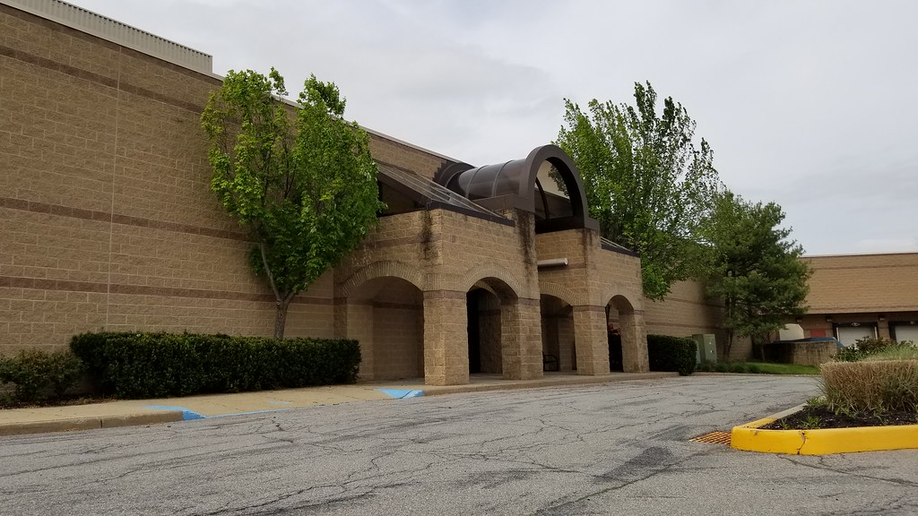 Phillipsburg Mall in Phillipsburg, NJ: From Grand Opening to Final Tear-Down 10 Phillipsburg Mall