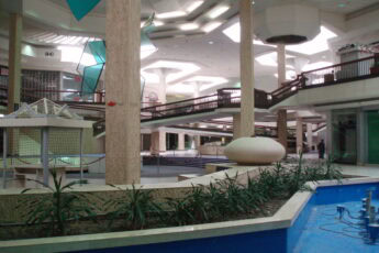 Randall Park Mall