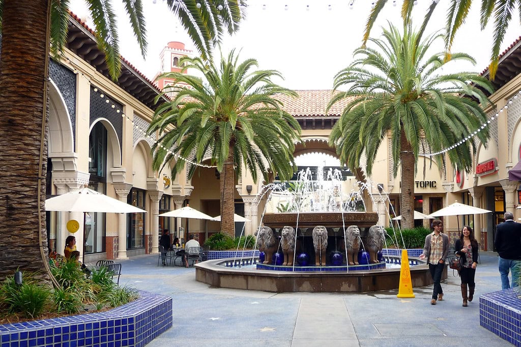 Irvine Spectrum Center: The Mall That Broke Every Retail Rule in Irvine, CA 14 Irvine Spectrum Center