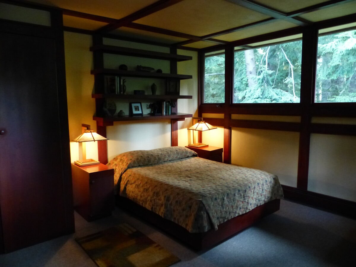 Louis Penfield House Master Bedroom