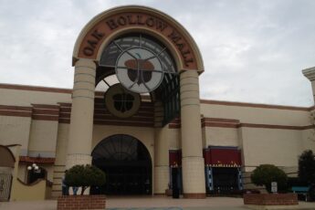 Oak Hollow Mall