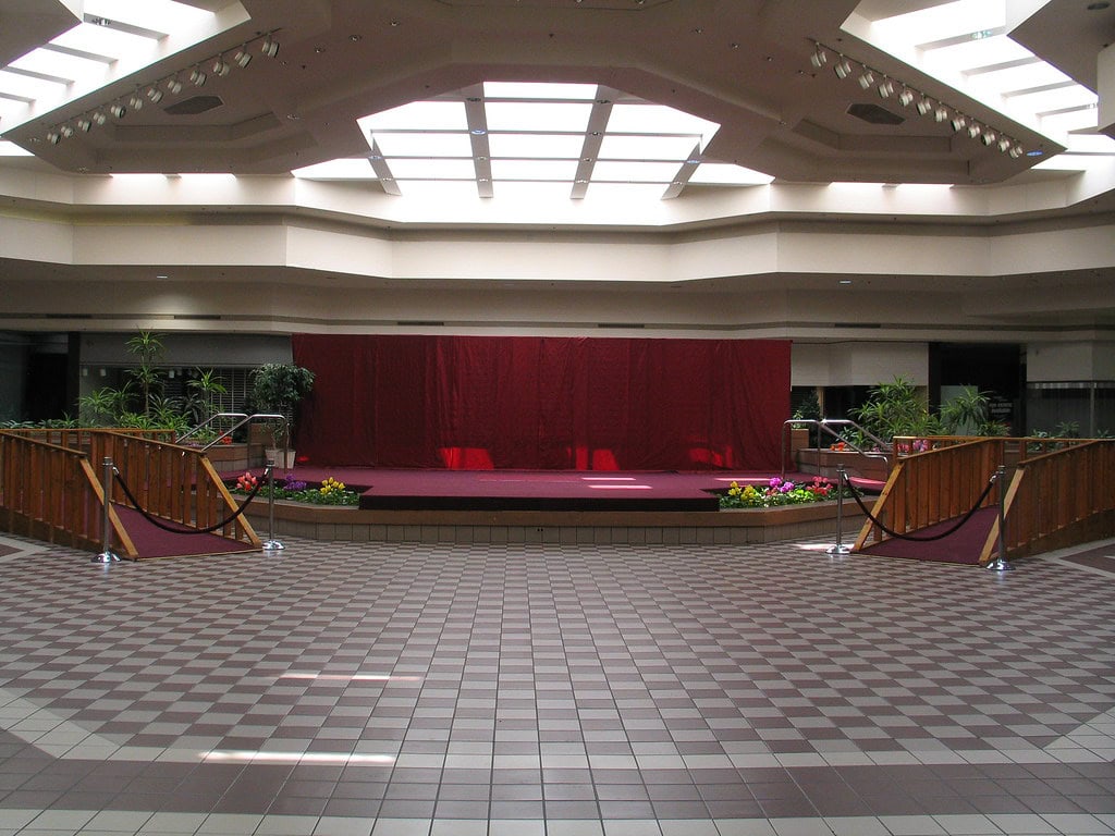 Summit Place Mall
