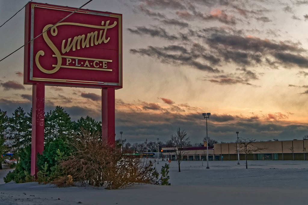 Summit Place Mall