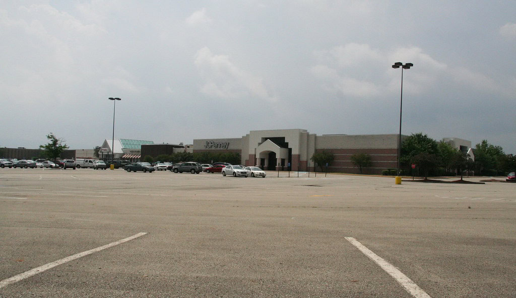 Uniontown Mall in Uniontown, PA, is Unrecognizable: See What's Left 13 Uniontown Mall