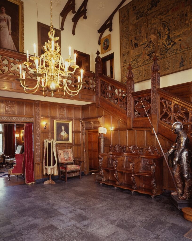 How Virginia House in Richmond, VA Survived Saltwater and Time 8 Virginia House great hall