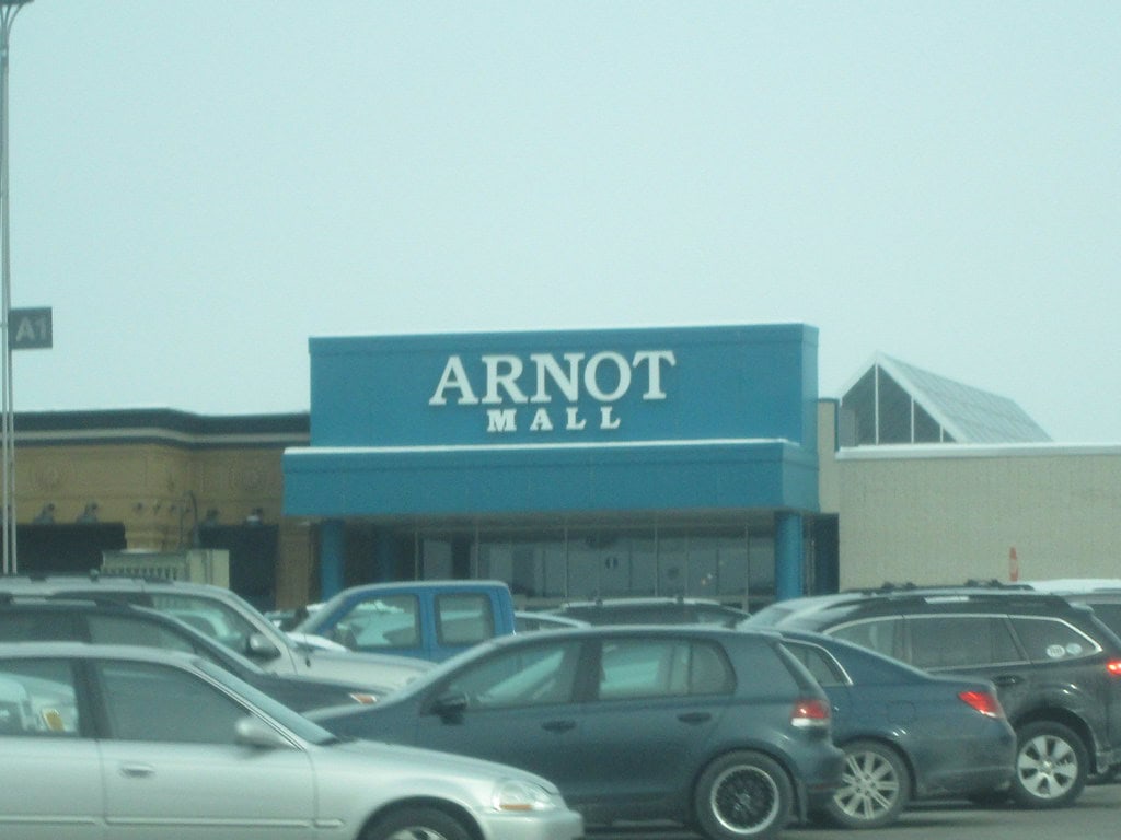Arnot Mall in Big Flats, NY: Past and Present in Focus