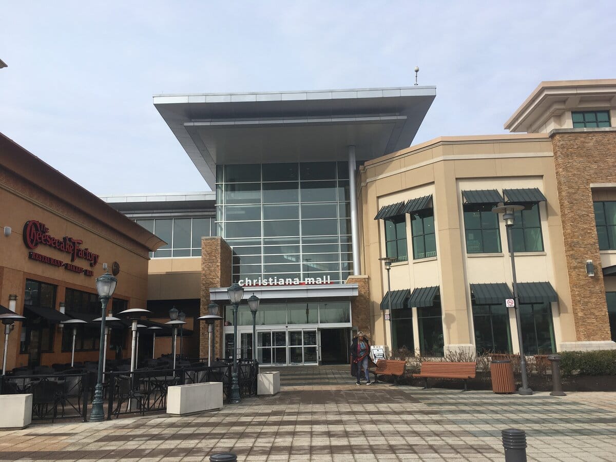 Christiana Mall entrance