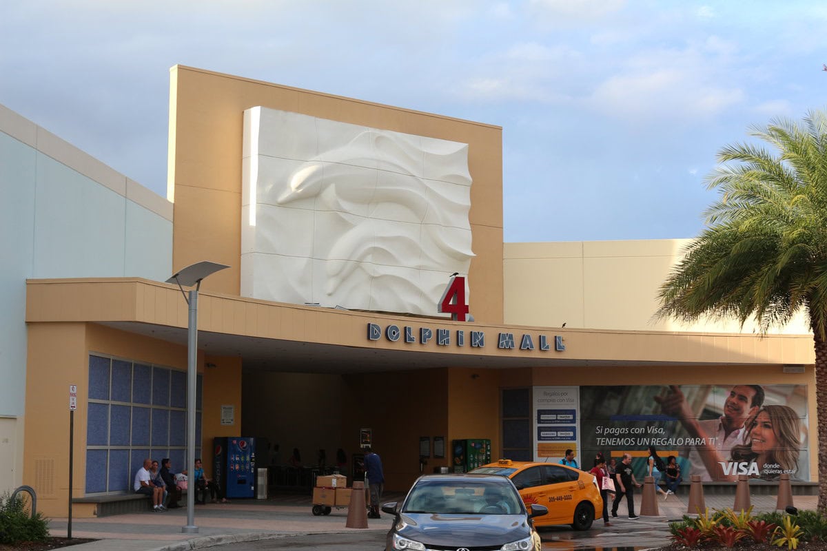 Dolphin Mall, Sweetwater