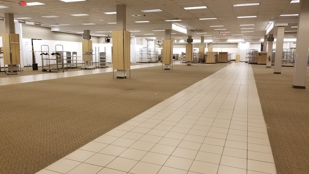 Carolina Place Mall