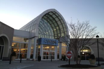 Carolina Place Mall