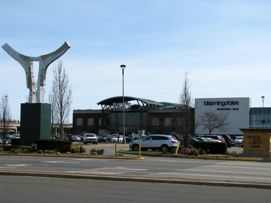 Roosevelt Field Mall