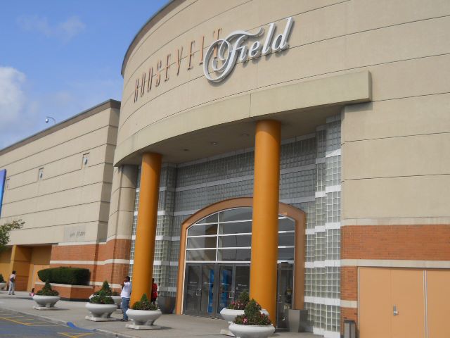 Roosevelt Field Mall