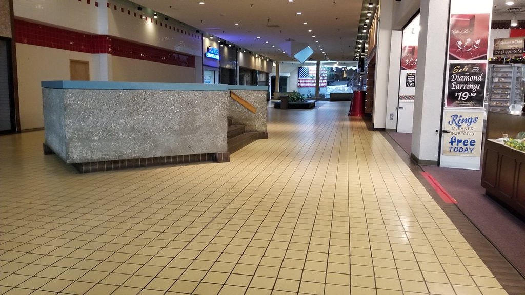 Signal Hill Mall