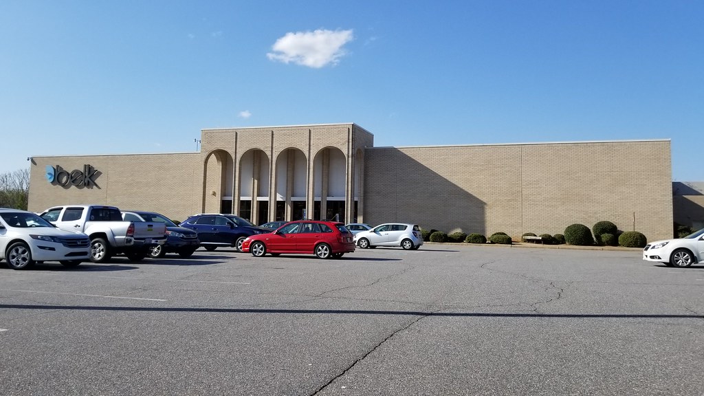 Signal Hill Mall