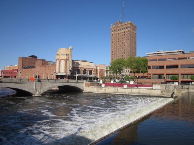 Aurora, Illinois: The Real Stories Behind the City of Lights