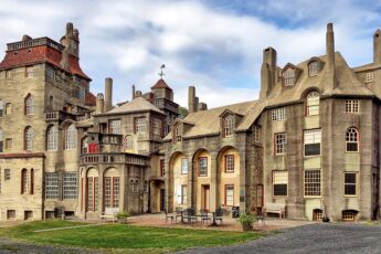 Fonthill Castle