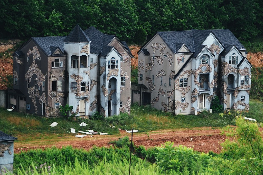 Indian Ridge Resort in Branson, MO: Failed dream, land sale, and what is moving now