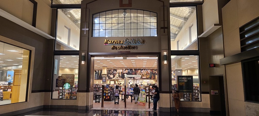 Palisades Center