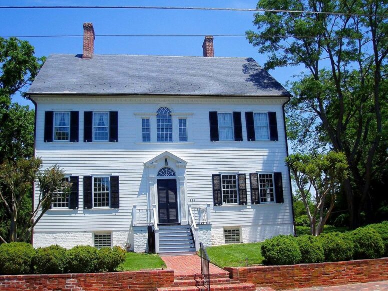 Inside Poplar Hill Mansion in Salisbury, MD: What the Walls Still Keep Secret
