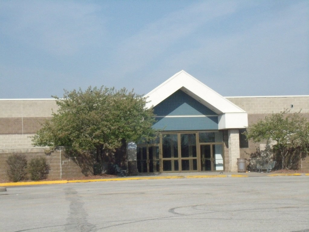 What Really Happened to Quincy Place Mall in Ottumwa, Iowa 9 Quincy Place Mall
