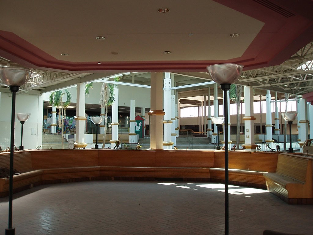 Salem Mall in Trotwood, OH, Changed With the Times and Now Faces Its Future 11 Salem Mall Trotwood