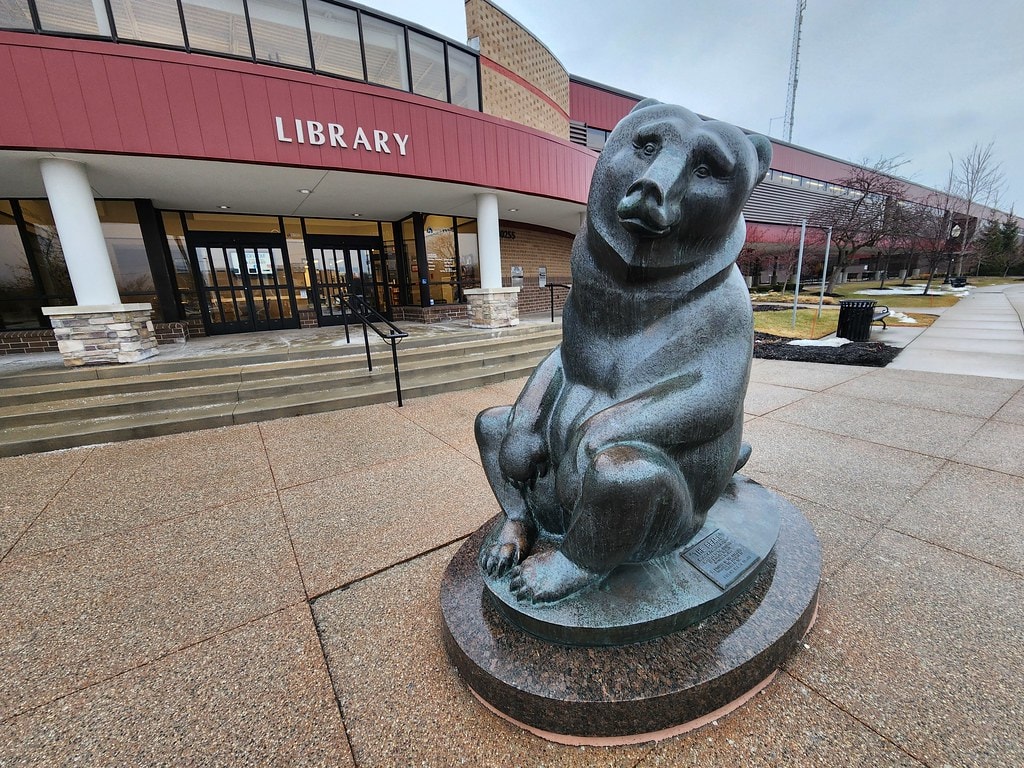 15 Fascinating and Unexpected Local Facts about Sterling Heights, Michigan