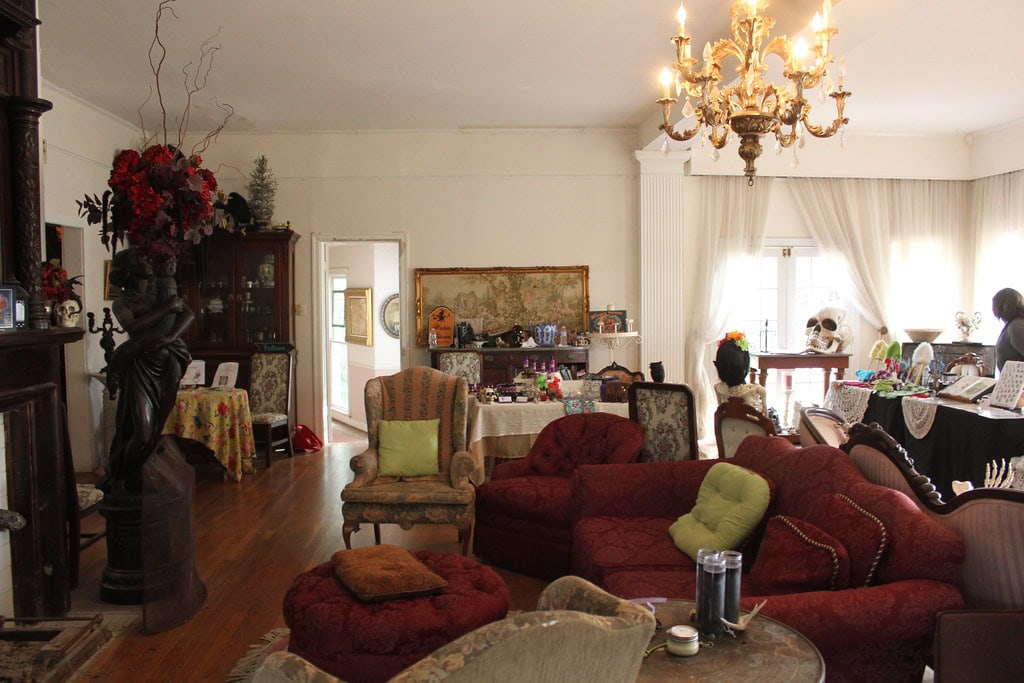 Inside the Long History of Victoria's Black Swan Inn Mansion in San Antonio, TX 9 Victoria's Black Swan Inn
