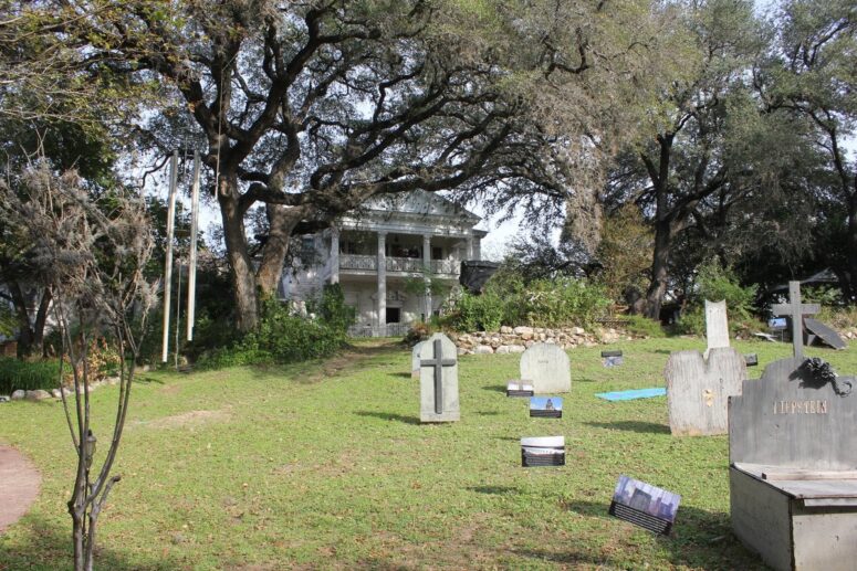 Inside the Long History of Victoria's Black Swan Inn Mansion in San Antonio, TX