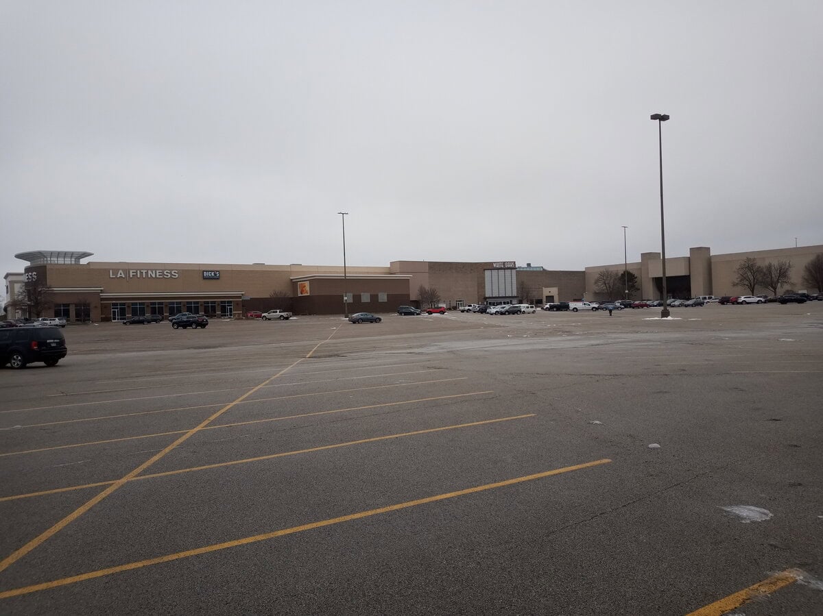 White Oaks Mall in Springfield, IL: Past Anchors, New Roles, and Future Challenges