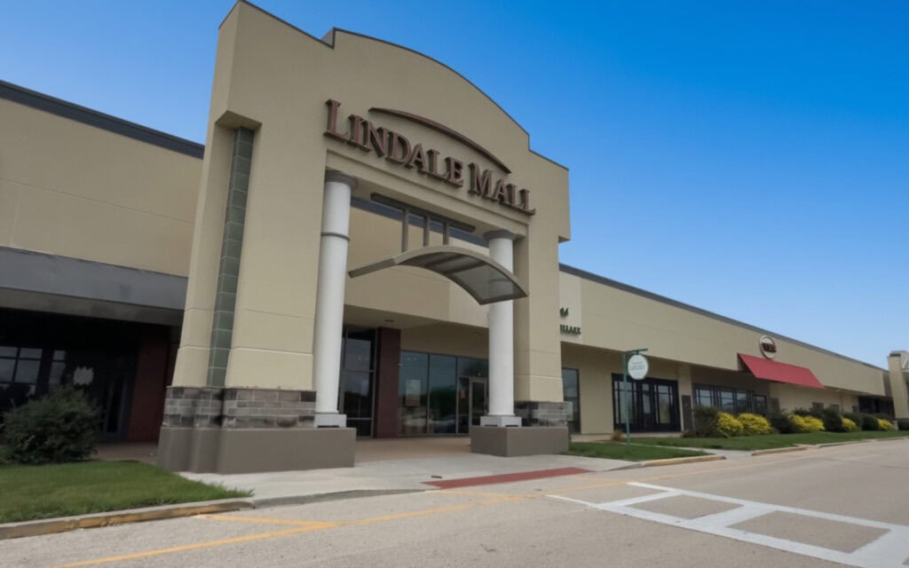 Lindale Mall in Cedar Rapids, IA: From Sears and Younkers to Dick's House of Sport and More 15 Lindale Mall