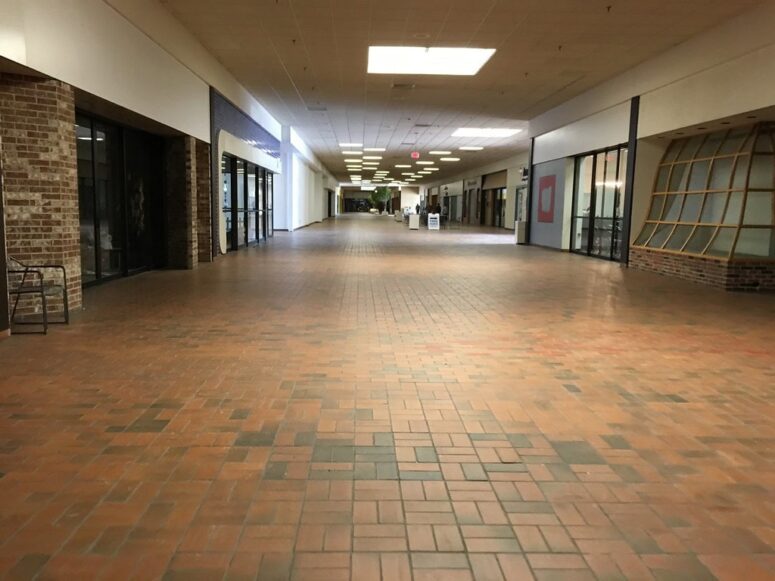Edgewater Plaza Lakeshore Mall in Manitowoc, WI: Shocking Collapse and Rebirth Plans Inside