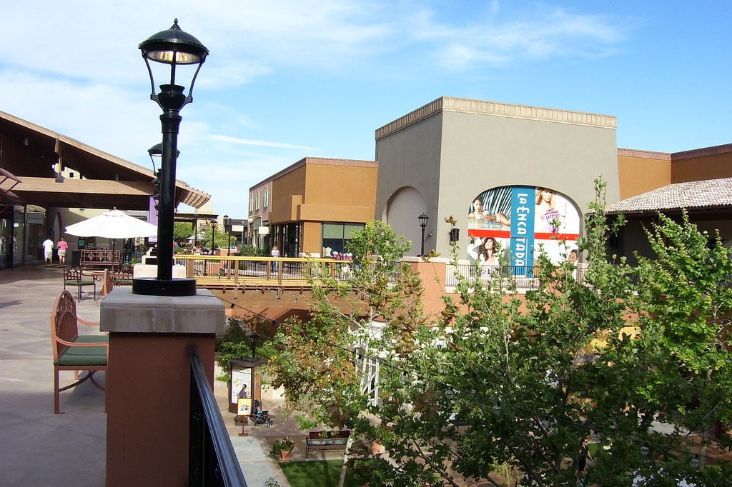 La Encantada Mall in Tucson, AZ, brought luxury retail south - see the full story 2 La Encantada Mall in Tucson, AZ, brought luxury retail south - see the full story