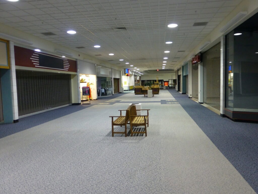 Inside Parkway Center Mall in Pittsburgh, PA: Shocking Rise, Sudden Collapse, and Silent Ruins 16 Parkway Center Mall