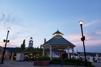 How Woodbury Common Premium Outlets Took Over Woodbury, NY - And What Comes Next 21 Woodbury Common Premium Outlets