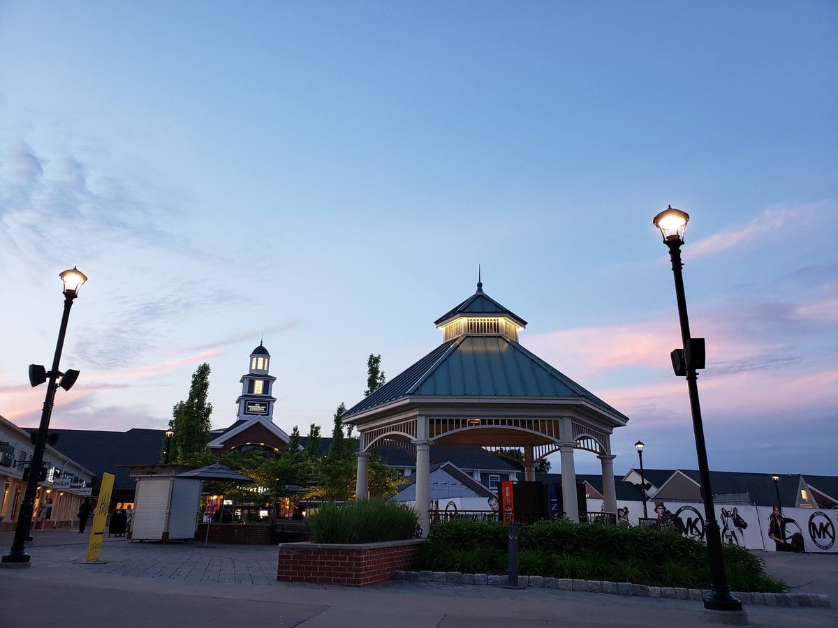 How Woodbury Common Premium Outlets Took Over Woodbury, NY - And What Comes Next 2 How Woodbury Common Premium Outlets Took Over Woodbury, NY - And What Comes Next