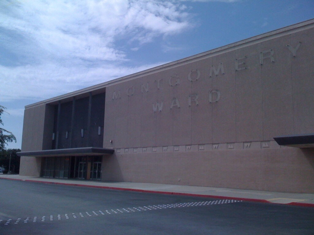 Inside Bella Terra in Huntington Beach, CA: wild reinvention from indoor mall to open-air hub 16 Bella Terra Huntington Beach