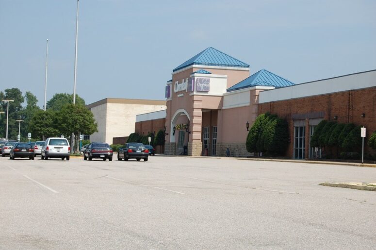Behind Cloverleaf Mall in Richmond, VA: boom years, a chilling chapter, and the end