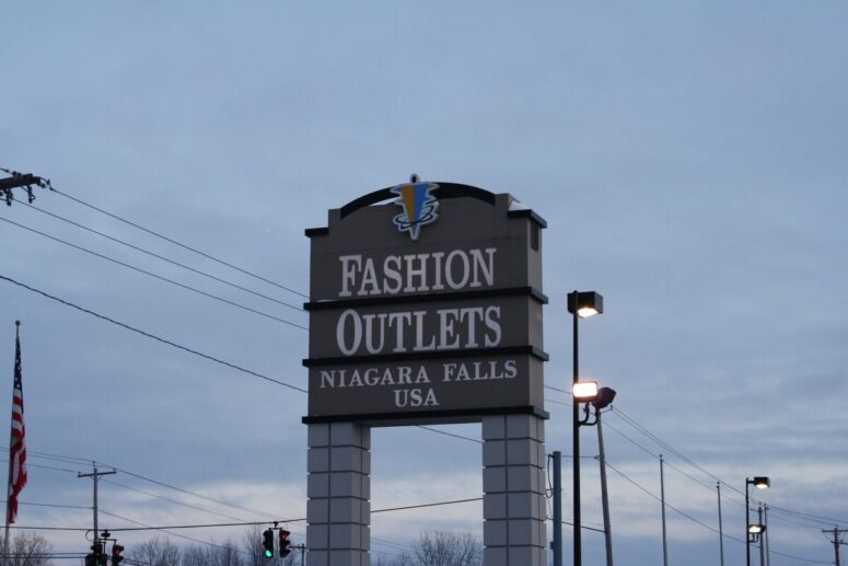 Fashion Outlets of Niagara Falls, NY, Is Bigger Than Ever - But Emptier