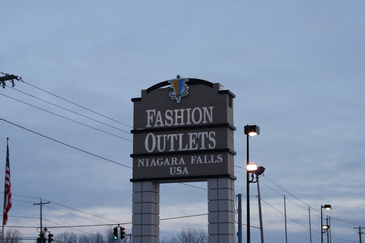 Fashion Outlets of Niagara Falls, NY, is bigger than ever - but emptier