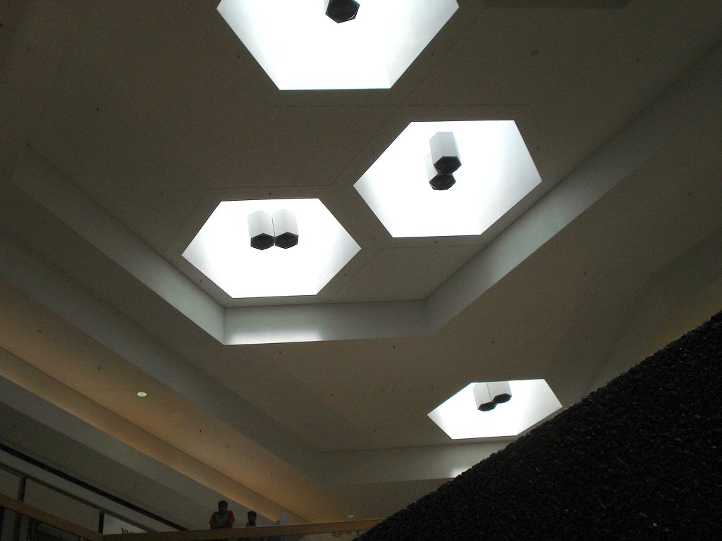 Inside Lakeside Mall in Sterling Heights, MI: the slow collapse nobody stopped in time 17 Lakeside Mall, Sterling Heights