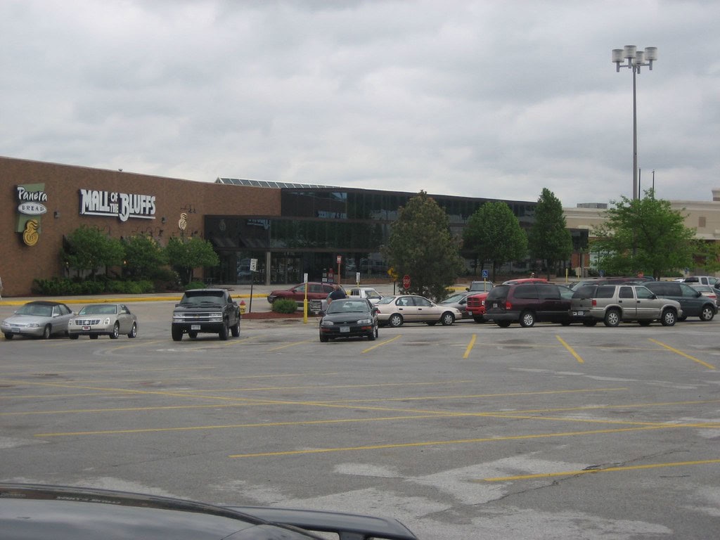 Mall of the Bluffs