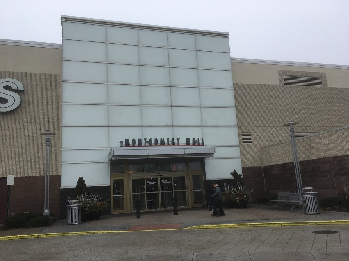 Montgomery Mall in Montgomeryville, PA Is Still Open, but the Walk-Through Is a Real Shock Now