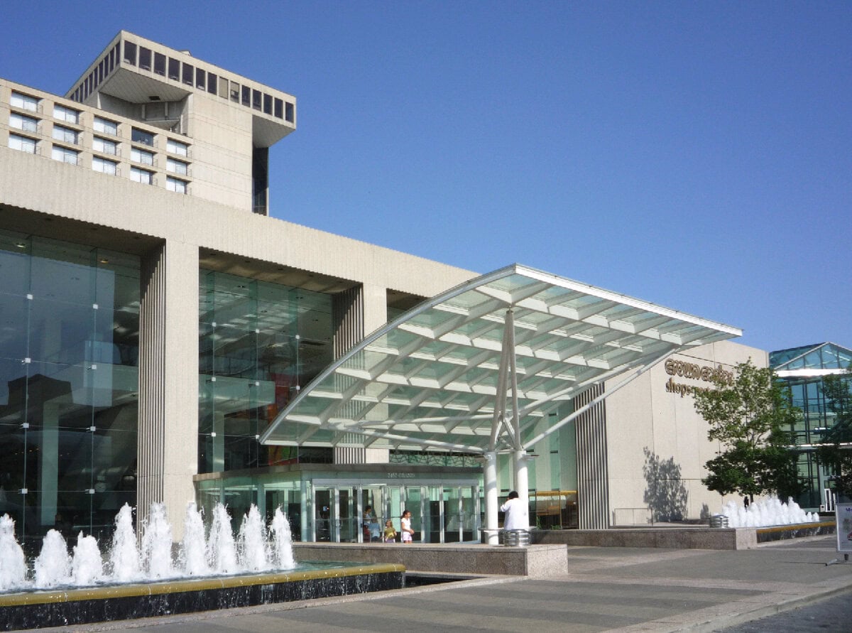Crown Center, shopping mall entrance