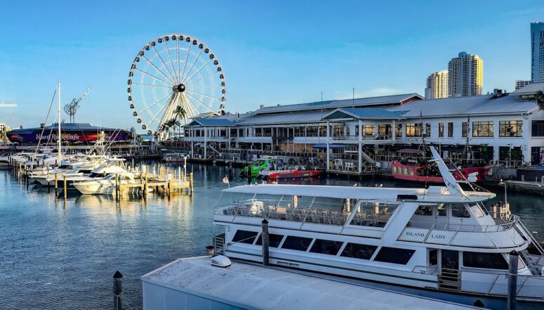 Inside Bayside Marketplace mall in Miami, FL: wild timeline, big makeover, and why it still wins