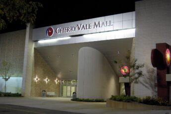 CherryVale Mall, Rockford, IL: the surprising story of a 1973 mall that refused to fade 6 CherryVale Mall