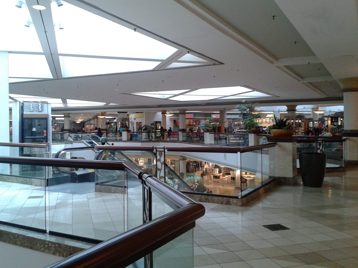 Inside Four Seasons Town Centre in Greensboro, NC: massive indoor mall that refuses to disappear 2 Inside Four Seasons Town Centre in Greensboro, NC: massive indoor mall that refuses to disappear