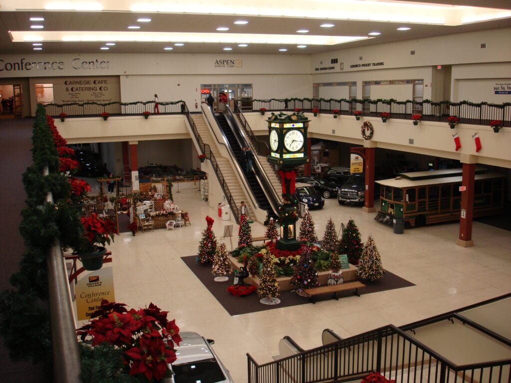 Penn-Can Mall Center Court