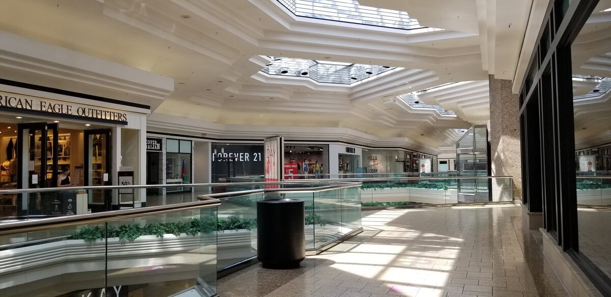 Inside The Mall at Tuttle Crossing in Dublin, OH: shocking slide from packed halls to now