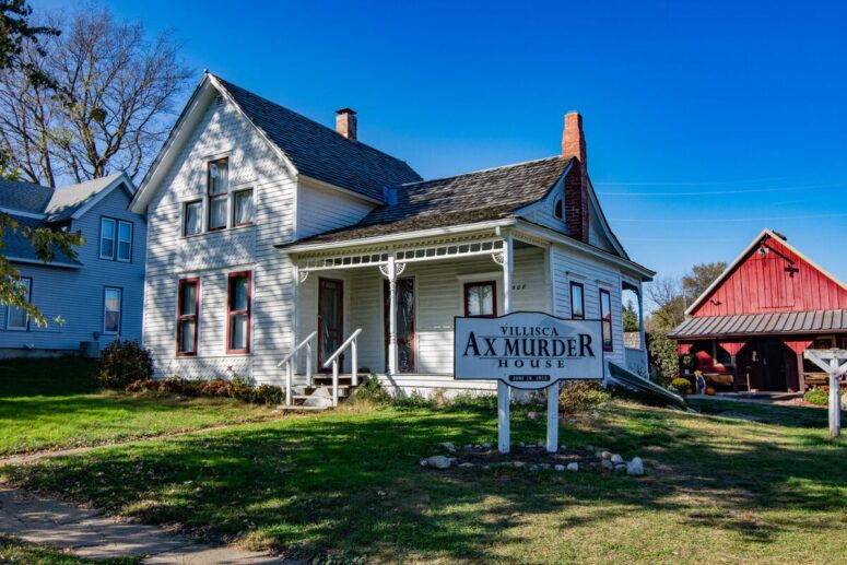 Inside Axe Murder House in Villisca, IA: unsolved night that still haunts town and draws crowds