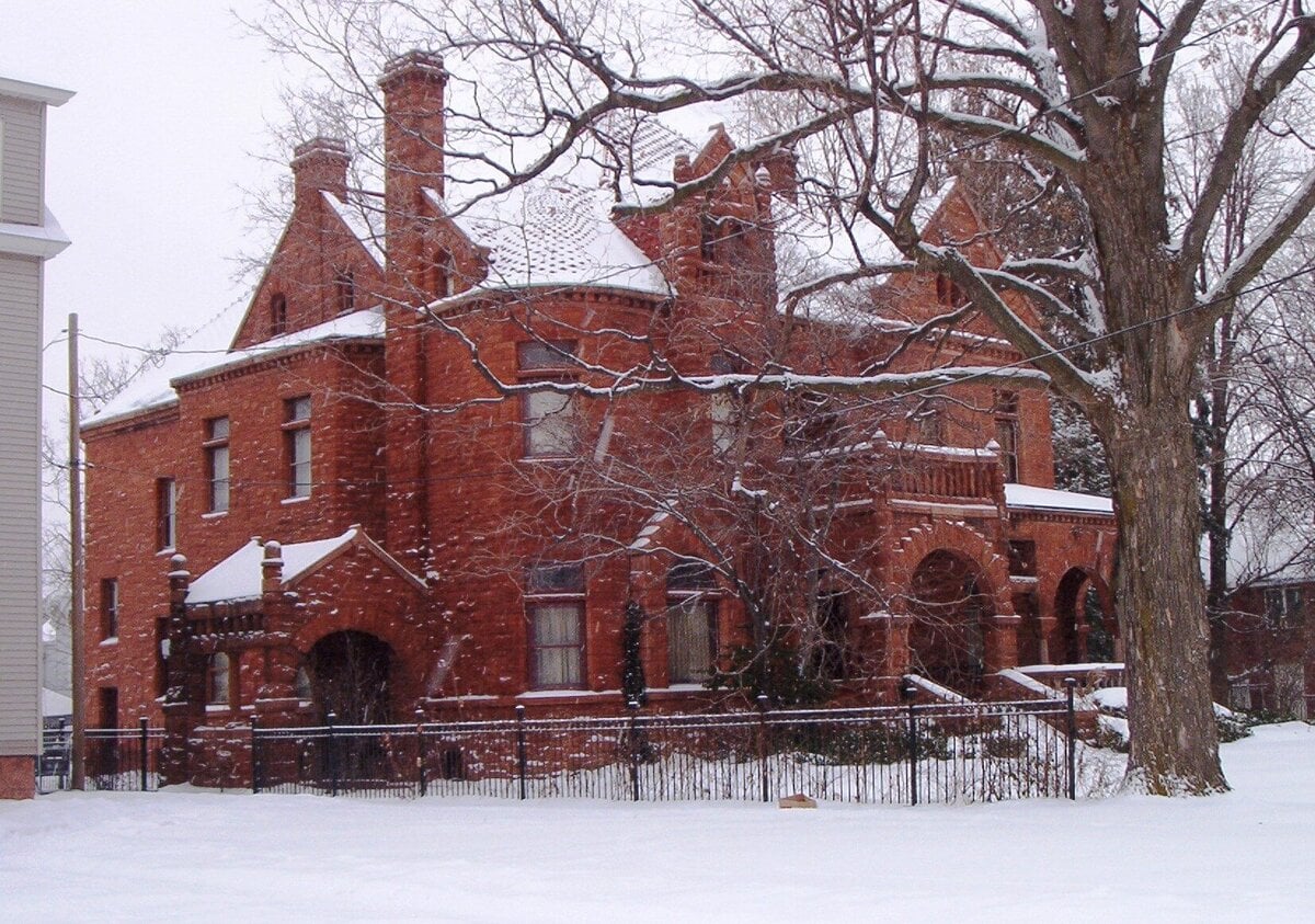 Alexander Brown House in Syracuse, NY: The Stone Mansion That Still Refuses to Blend In